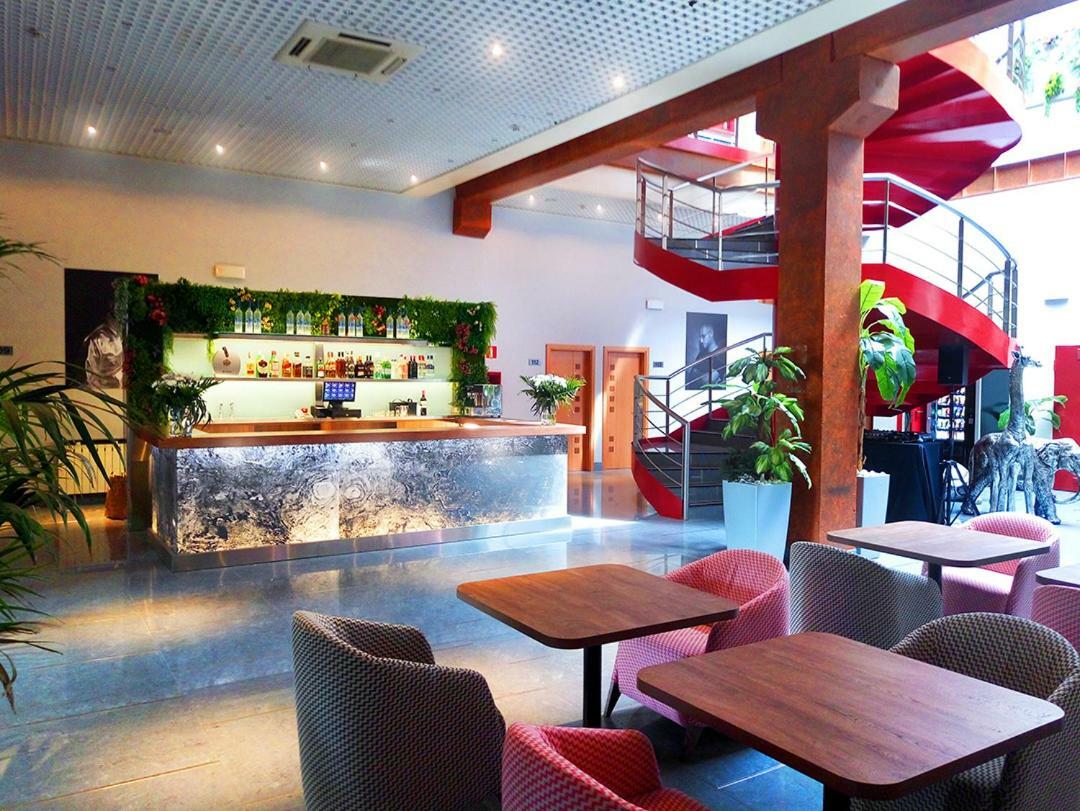 Hotel Fabrik 乌马内斯-德马德里 外观 照片